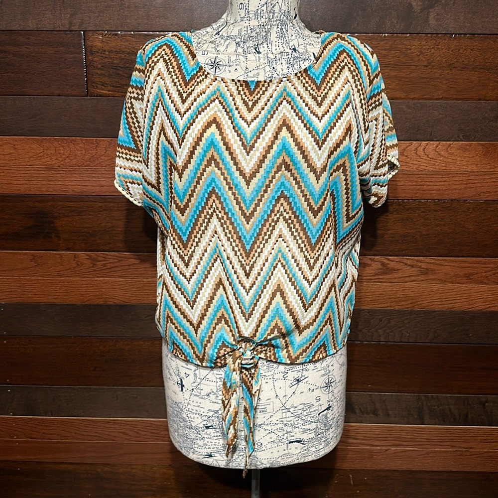 Allison Brittney Scoop Neck Short Sleeve Multi Colored Zigzag Blouse